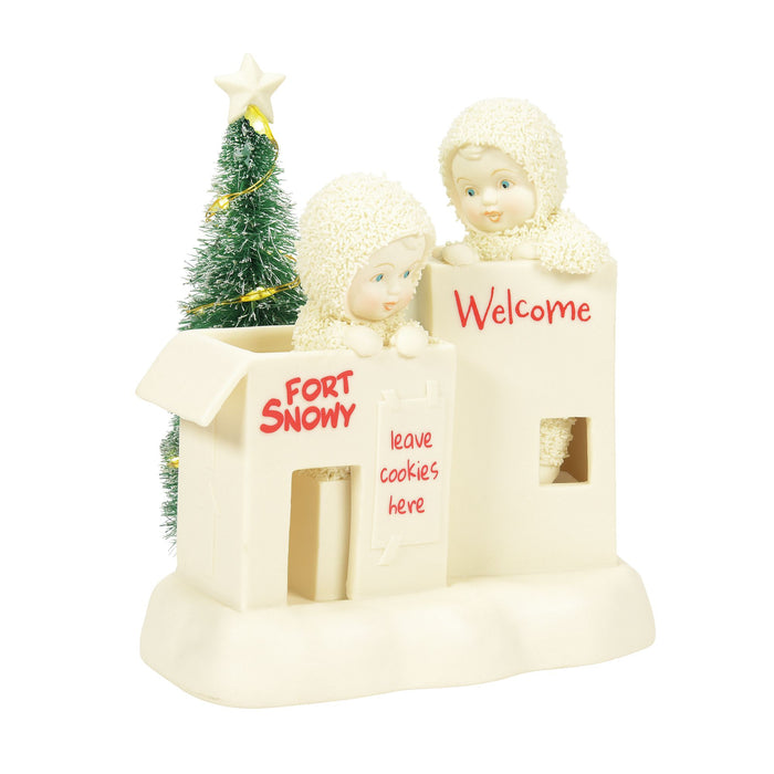Enesco Frosty Frolic Fort