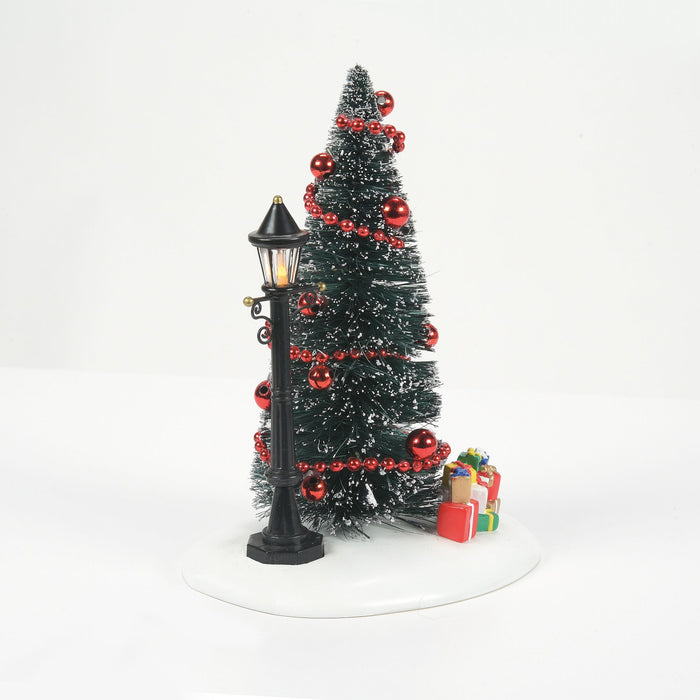 Enesco Lit Christmas Vignette