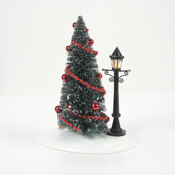 Enesco Lit Christmas Vignette
