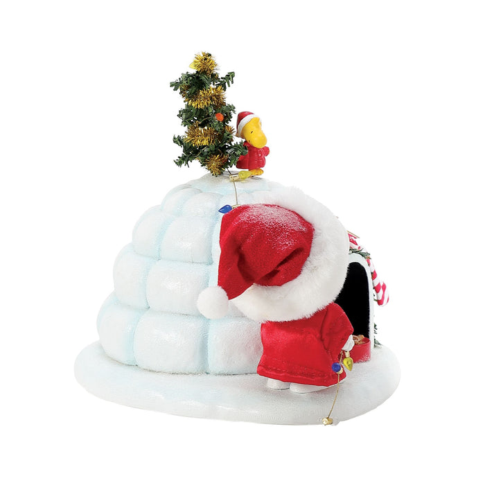 Enesco Snoopy's Puffer Igloo