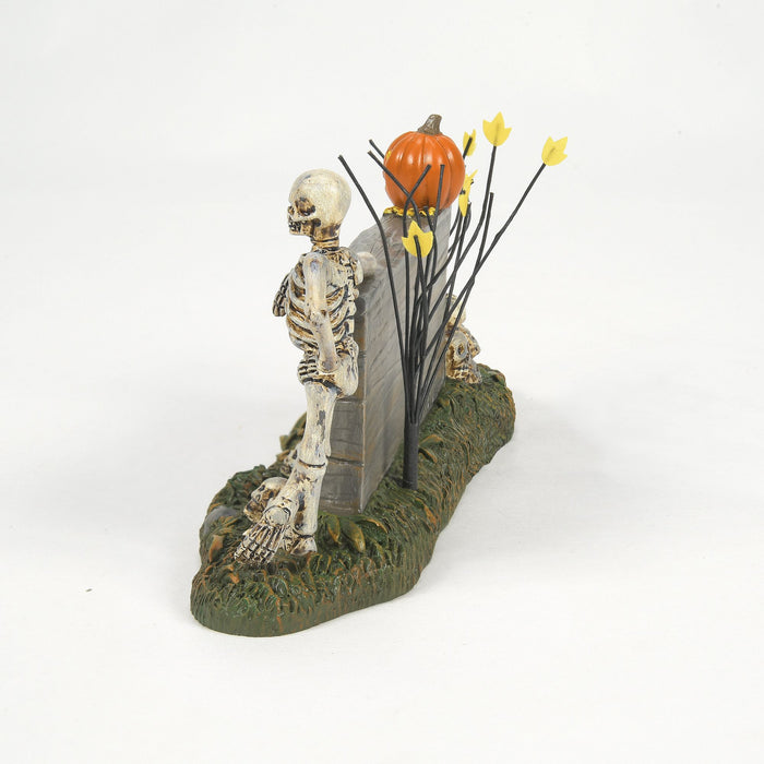 Enesco We're A Skeleton Crew Sign